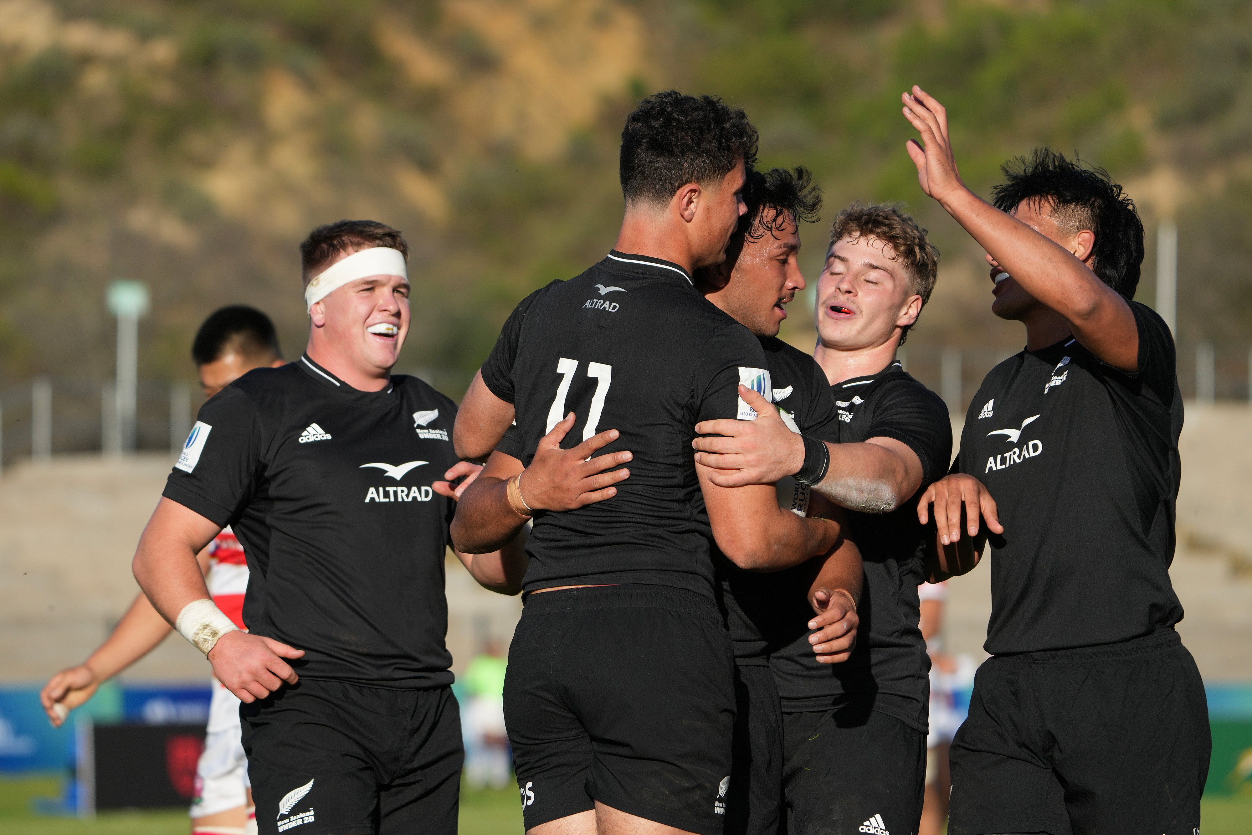 South Africa 18 New Zealand 20: All Blacks look well set to make