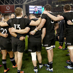 All Blacks huddle 1566172007