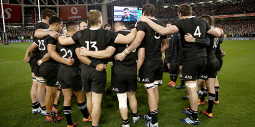 All Blacks huddle 1566172007