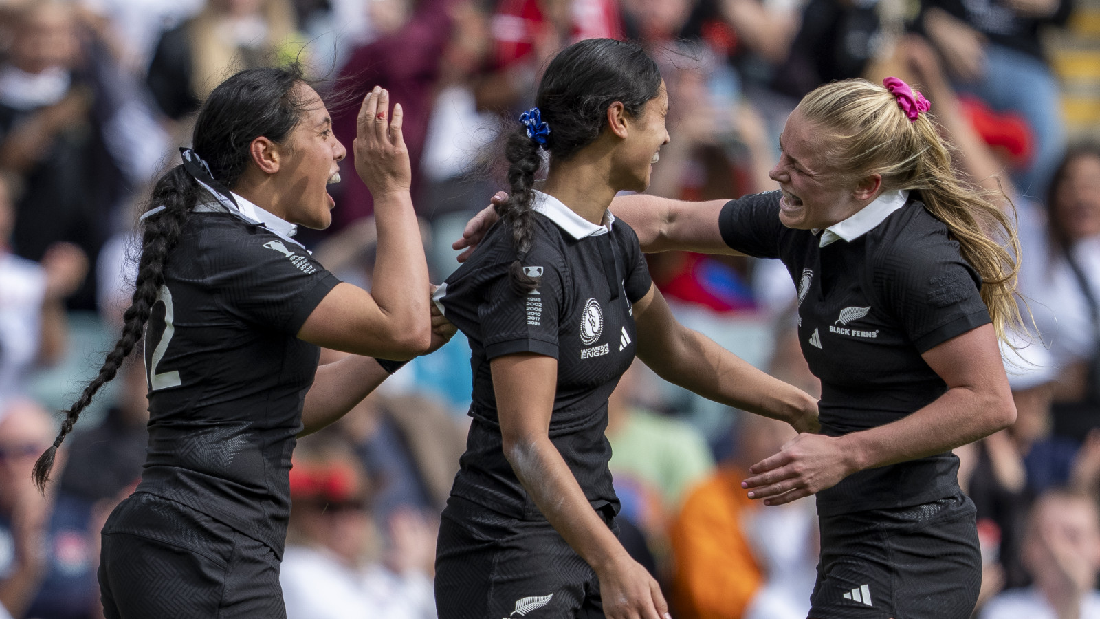 All Blacks Duo, Four Black Ferns Shine in 2025 World Rugby Dream Teams