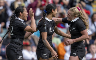 All Blacks Duo, Four Black Ferns Shine in 2025 World Rugby Dream Teams Thumbnail