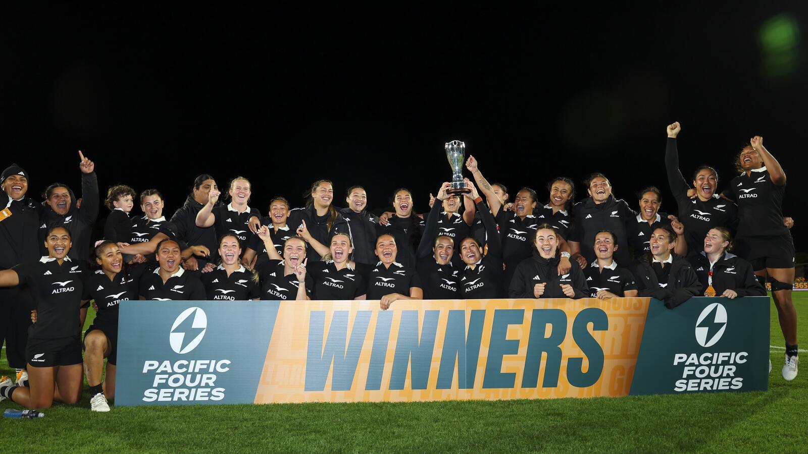 Black Ferns have retained the Pacific Four Series title in 40-5 win against Australia