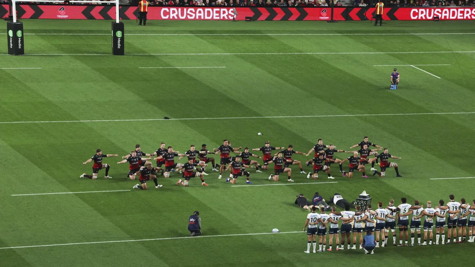 Crusaders christen new stadium in style with 35–20 victory