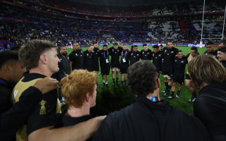 All Blacks huddle v3