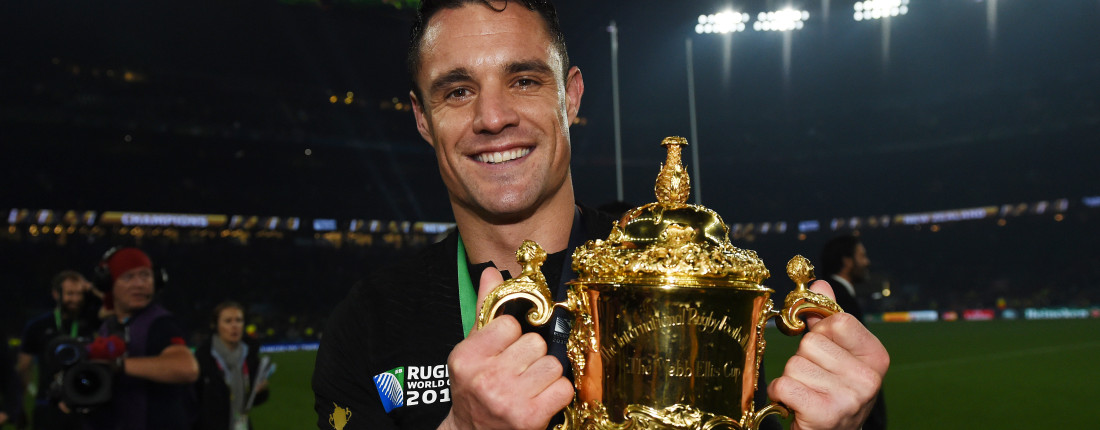 Dan Carter stars in New Zealand win v Wales